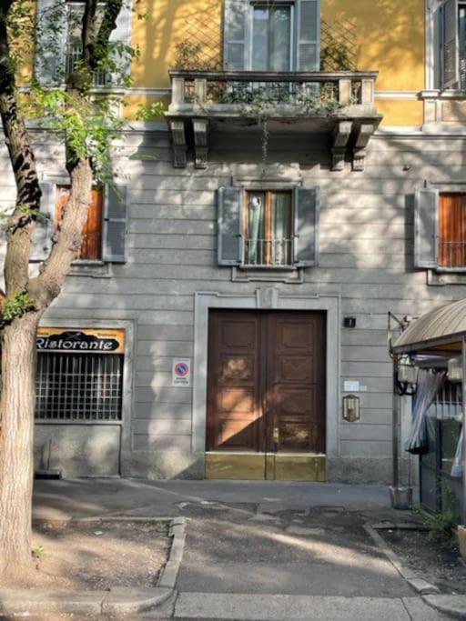 Splendido Bilocale In Vecchia Milano Apartment Luaran gambar