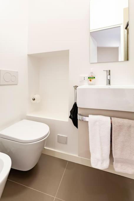 Splendido Bilocale In Vecchia Milano Apartment Luaran gambar